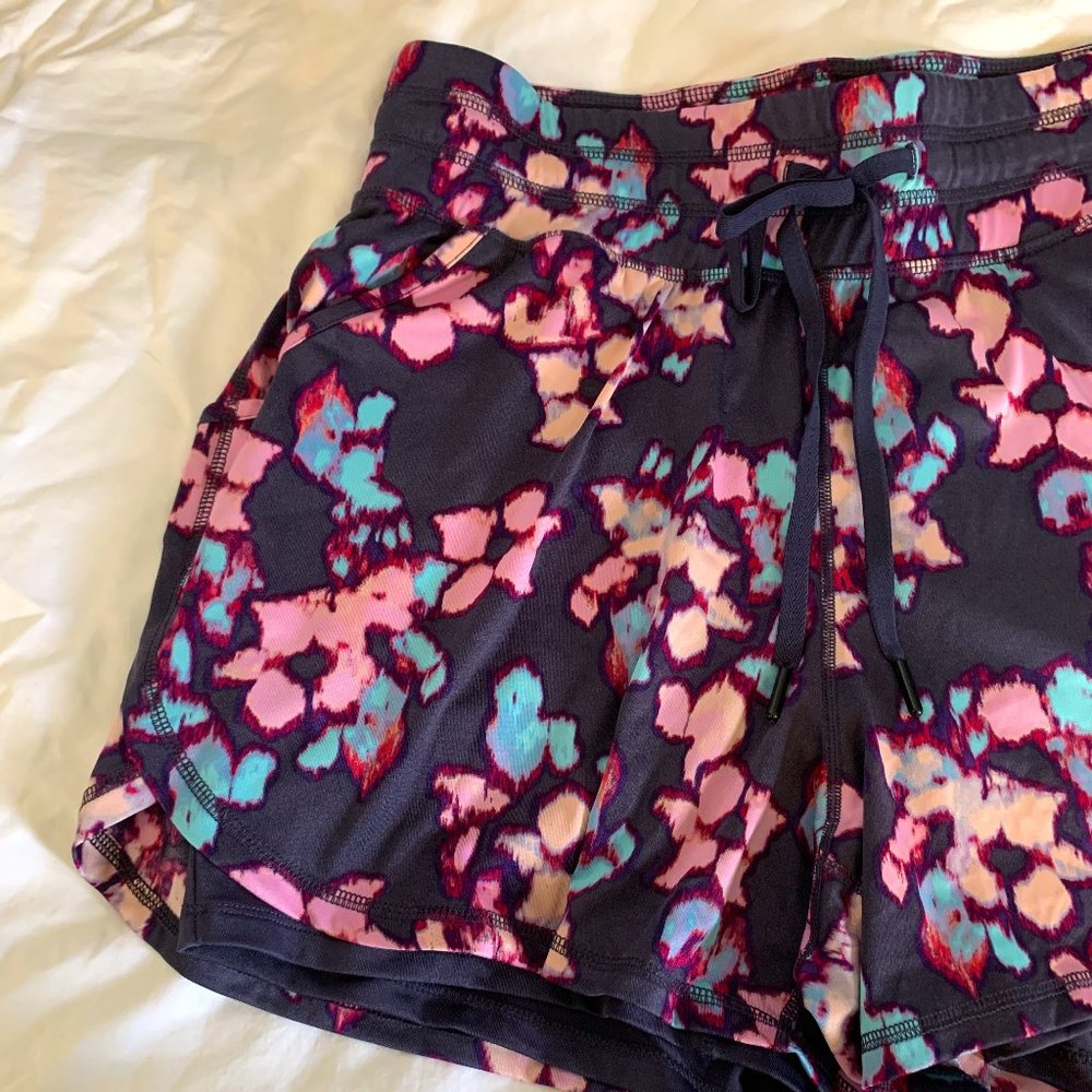 LIVI shorts